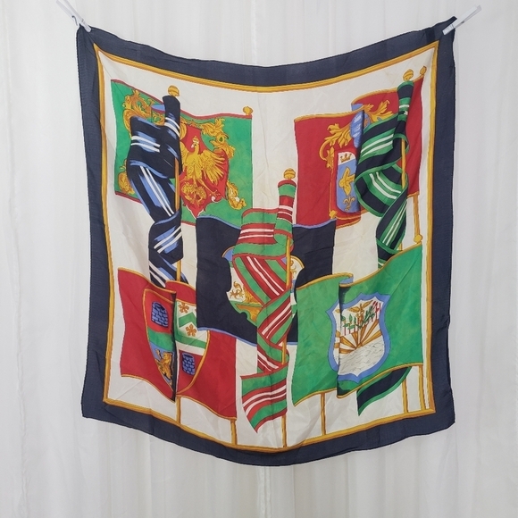 Vintage Echo 100% silk square scarf crest flag pattern bold - Picture 1 of 5